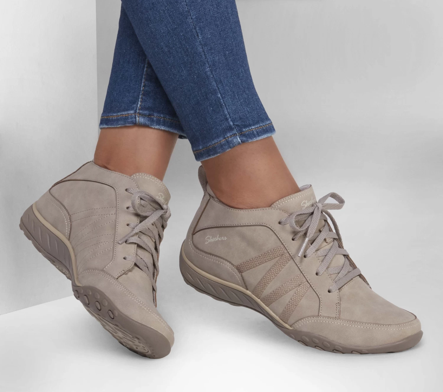 Skechers Relaxed Fit: Breathe-Easy - Friendly Ties 4 Skechers Relaxed Fit: Breathe-Easy - Friendly Ties - Image 2