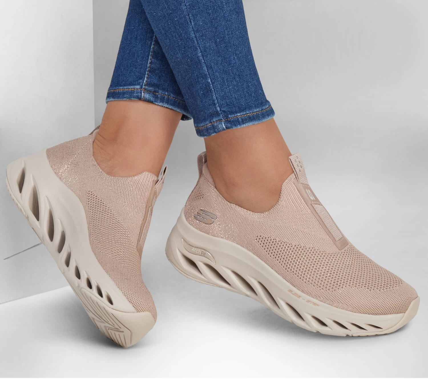 Skechers Arch Fit Glide-Step - Dazzling Step 4 Skechers Arch Fit Glide-Step - Dazzling Step - Image 2